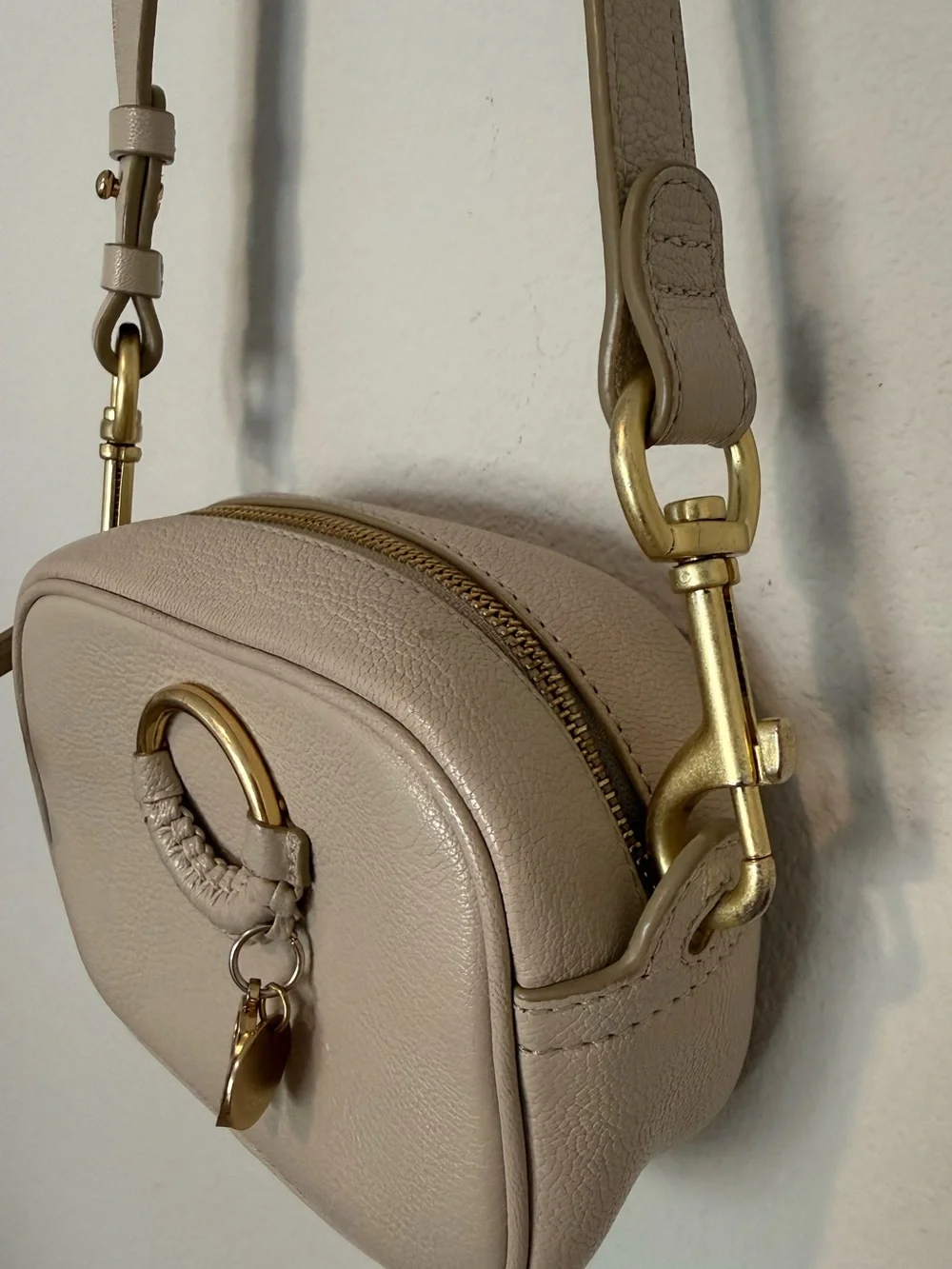 See by Chloe Camera Crossbody - Picture 3 of 9